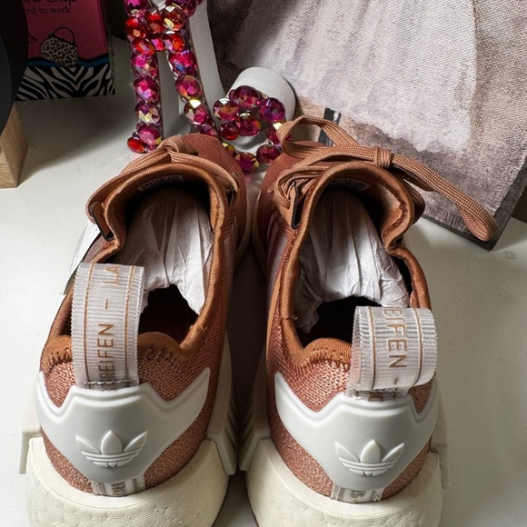 Adidas CLAY STRATA OFF WHITE NIB - Picture 12 of 12